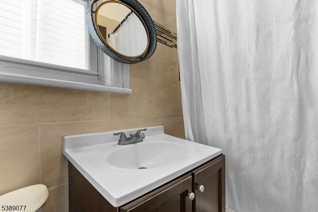 30 Gardner Ave, Jersey City, NJ 07304