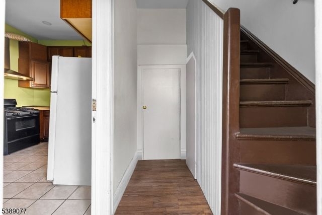 30 Gardner Ave, Jersey City, NJ 07304