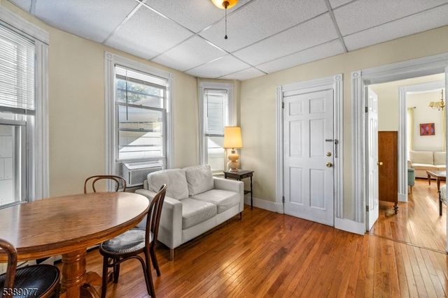 30 Gardner Ave, Jersey City, NJ 07304