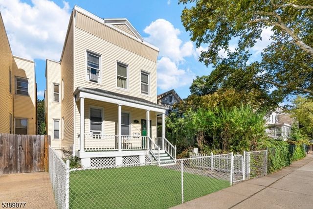 30 Gardner Ave, Jersey City, NJ 07304