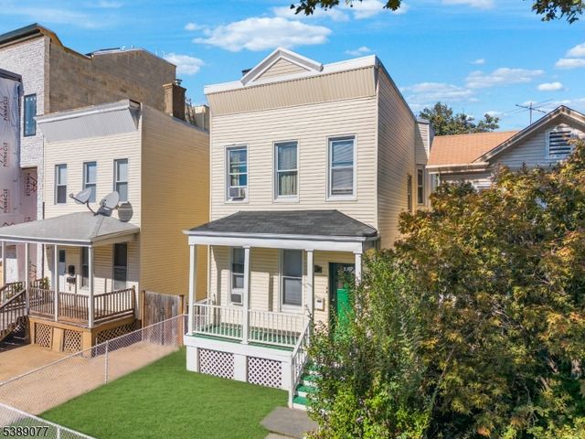 30 Gardner Ave, Jersey City, NJ 07304