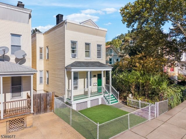 30 Gardner Ave, Jersey City, NJ 07304