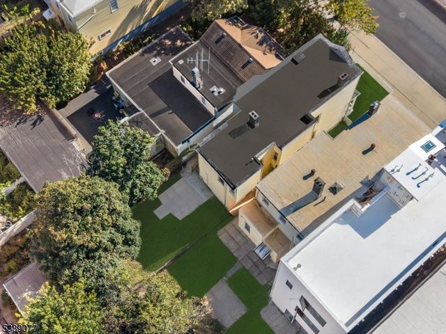 30 Gardner Ave, Jersey City, NJ 07304