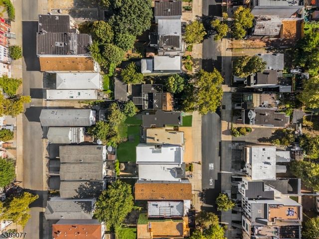 30 Gardner Ave, Jersey City, NJ 07304