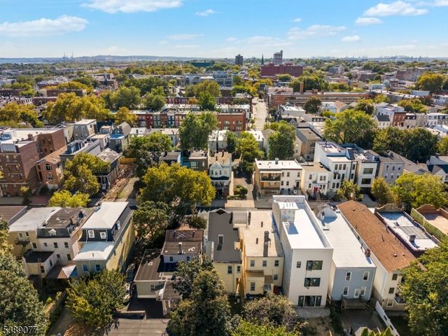 30 Gardner Ave, Jersey City, NJ 07304