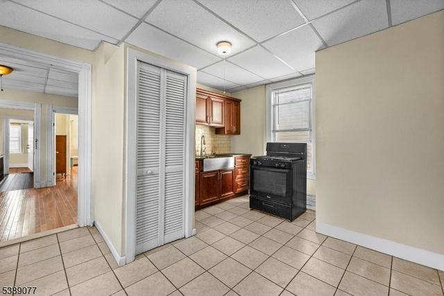 30 Gardner Ave, Jersey City, NJ 07304