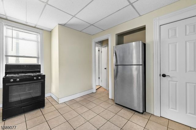 30 Gardner Ave, Jersey City, NJ 07304