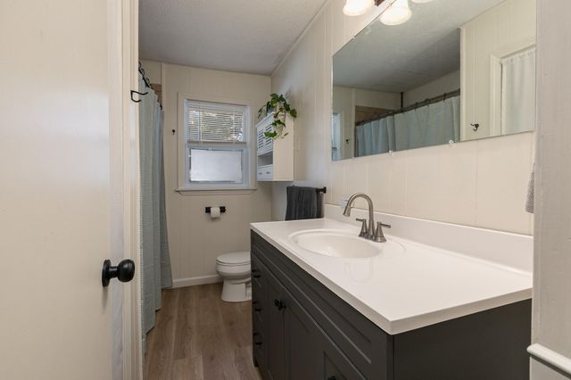 1030 S Birum Avenue, Bolivar, MO 65613