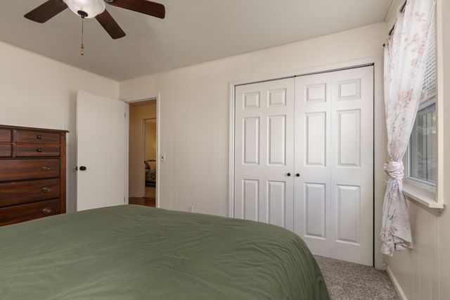 1030 S Birum Avenue, Bolivar, MO 65613