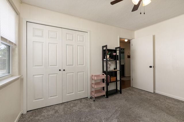 1030 S Birum Avenue, Bolivar, MO 65613