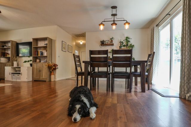 1030 S Birum Avenue, Bolivar, MO 65613