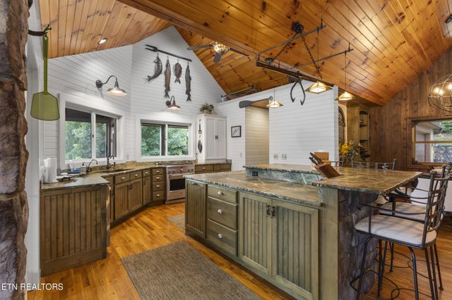 743 Jim Town Rd, Mooresburg, TN 37811