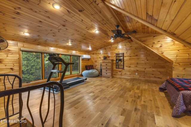 743 Jim Town Rd, Mooresburg, TN 37811