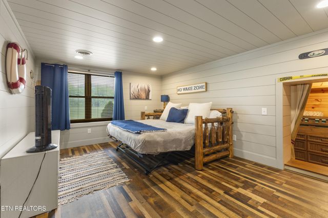 743 Jim Town Rd, Mooresburg, TN 37811