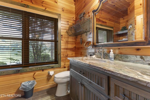 743 Jim Town Rd, Mooresburg, TN 37811