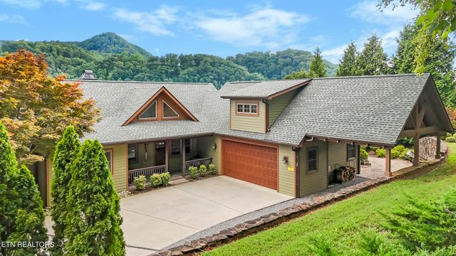 743 Jim Town Rd, Mooresburg, TN 37811