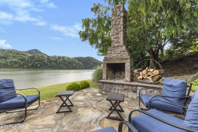 743 Jim Town Rd, Mooresburg, TN 37811