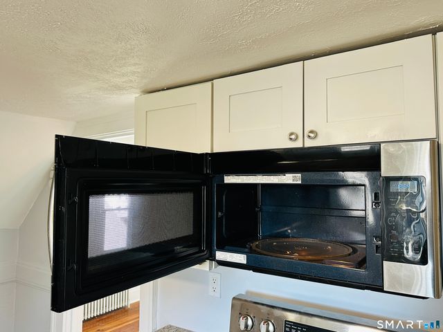 133 Quaker Lane South 3, West Hartford, CT 06119