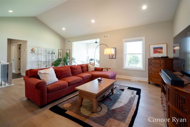 3758 Jason Ridge Lane, Grand Rapids, MI 49534