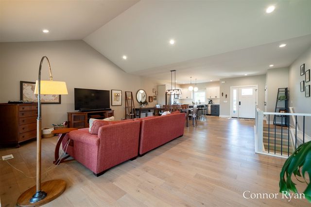 3758 Jason Ridge Lane, Grand Rapids, MI 49534