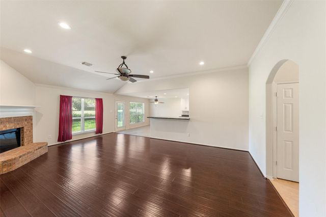 8502 Hunters Village Drive, Humble, TX 77346
