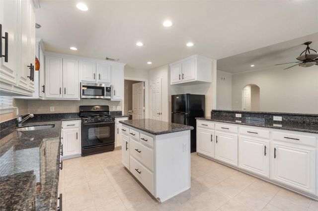 8502 Hunters Village Drive, Humble, TX 77346