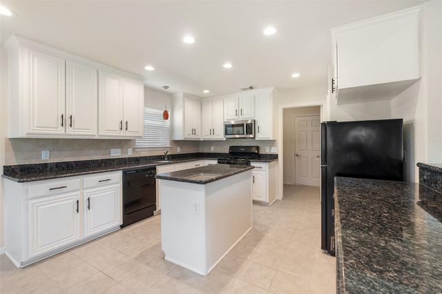 8502 Hunters Village Drive, Humble, TX 77346