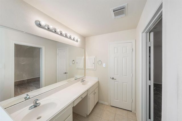 8502 Hunters Village Drive, Humble, TX 77346