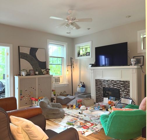 3039 W Wilson Avenue 2, Chicago, IL 60625