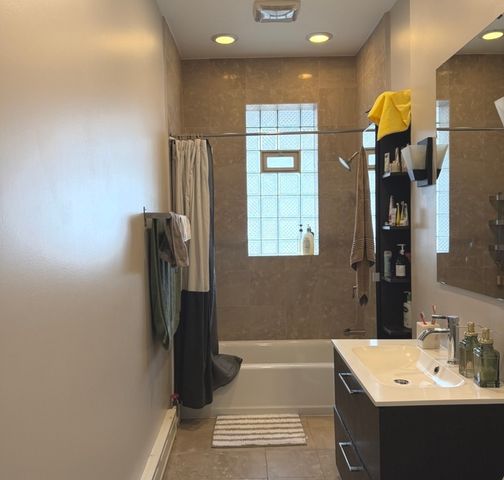 3039 W Wilson Avenue 2, Chicago, IL 60625
