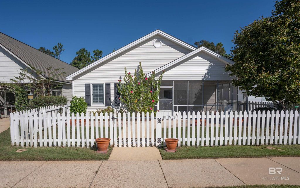 952 Edwards Avenue, Fairhope, AL 36532