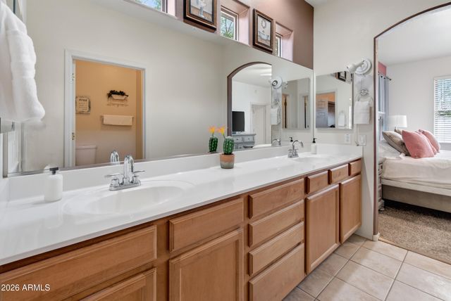 11500 E COCHISE Drive 2038, Scottsdale, AZ 85259