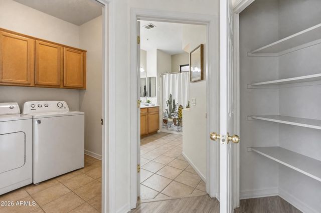 11500 E COCHISE Drive 2038, Scottsdale, AZ 85259