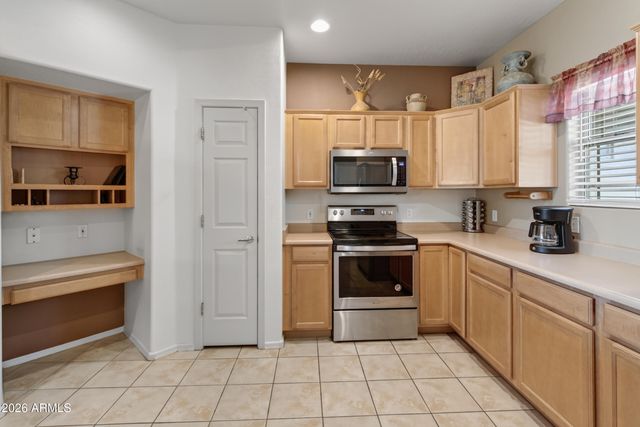 11500 E COCHISE Drive 2038, Scottsdale, AZ 85259