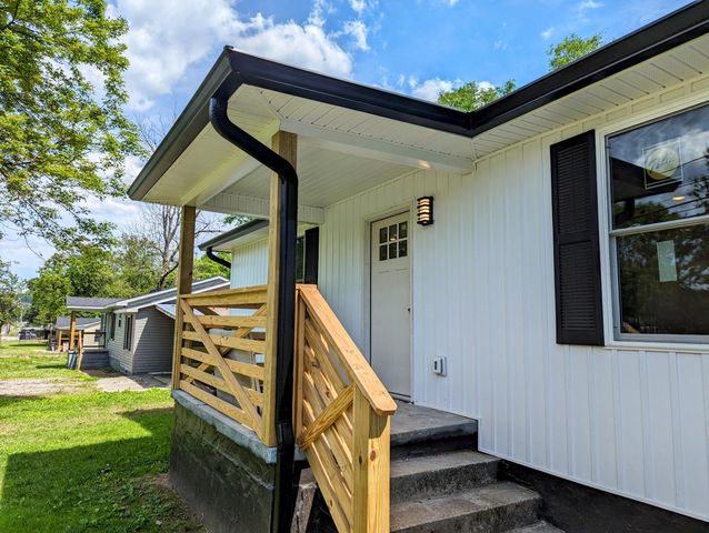 715 W James Avenue, Rossville, GA 30741