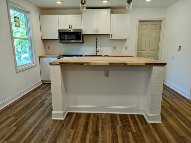 715 W James Avenue, Rossville, GA 30741