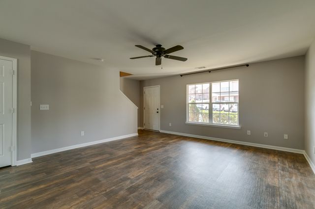 7404 Rice Ct, Fairview, TN 37062