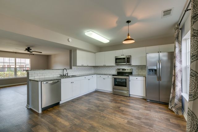 7404 Rice Ct, Fairview, TN 37062