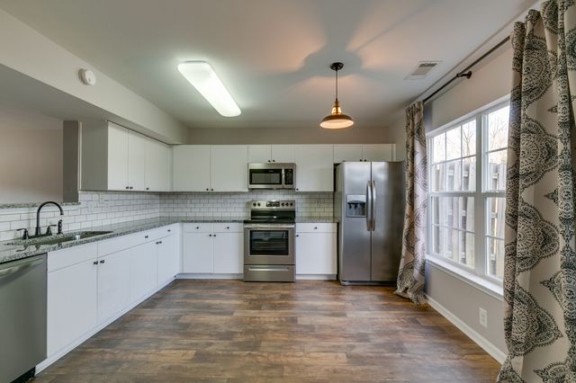 7404 Rice Ct, Fairview, TN 37062
