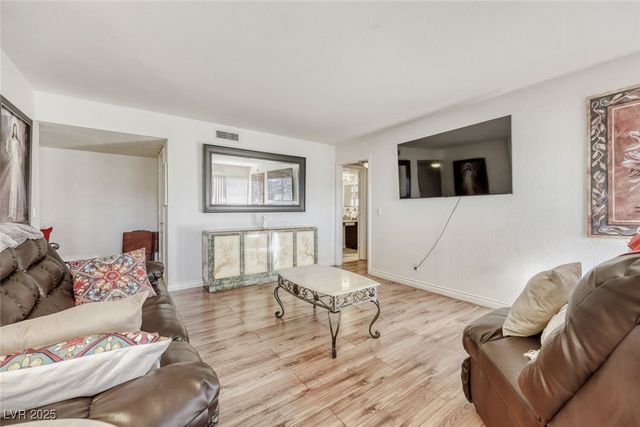 2807 Geary Place 2501, Las Vegas, NV 89109