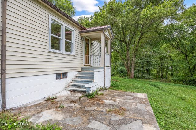 2506 Mine Rd, Mascot, TN 37806