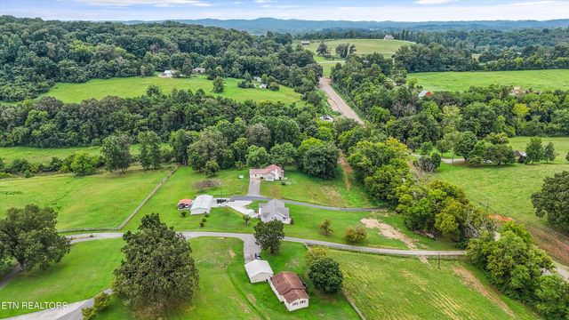 2506 Mine Rd, Mascot, TN 37806