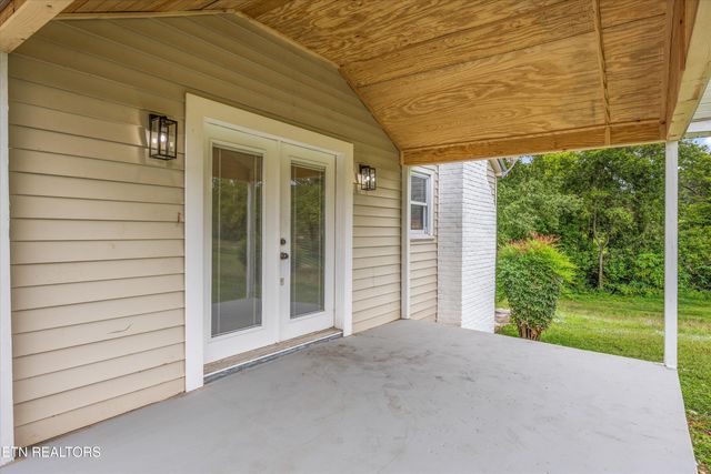 2506 Mine Rd, Mascot, TN 37806