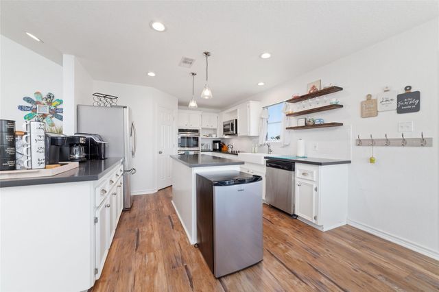 18506 E De Vaca, Galveston, TX 77554