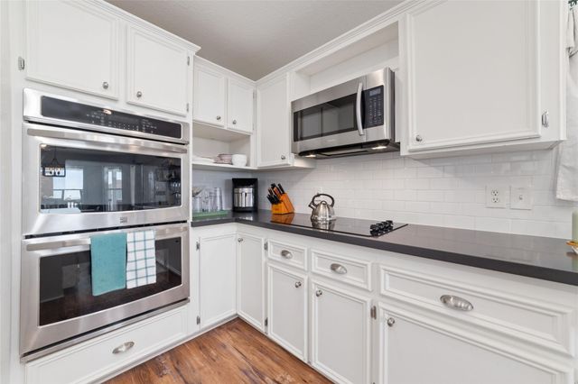 18506 E De Vaca, Galveston, TX 77554