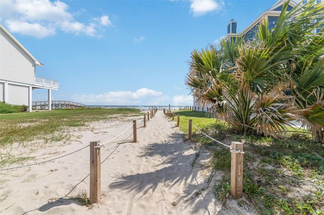 18506 E De Vaca, Galveston, TX 77554