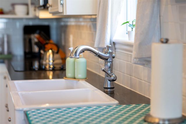 18506 E De Vaca, Galveston, TX 77554