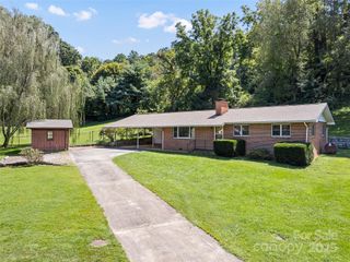 88 Friendship Circle, Waynesville, NC 28786