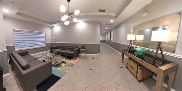 2642 Collins Ave 408, Miami Beach, FL 33140