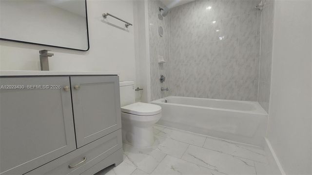 2642 Collins Ave 408, Miami Beach, FL 33140